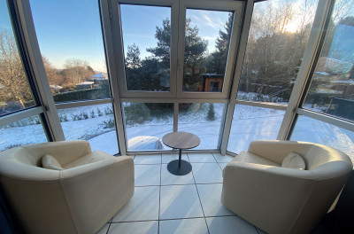 Bow Window Salon